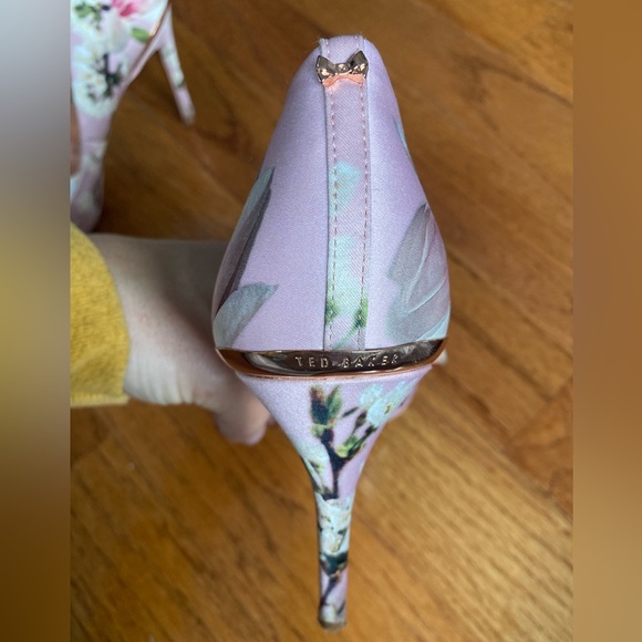 Ted Baker floral shoe 39.5 - Picture 2 of 4